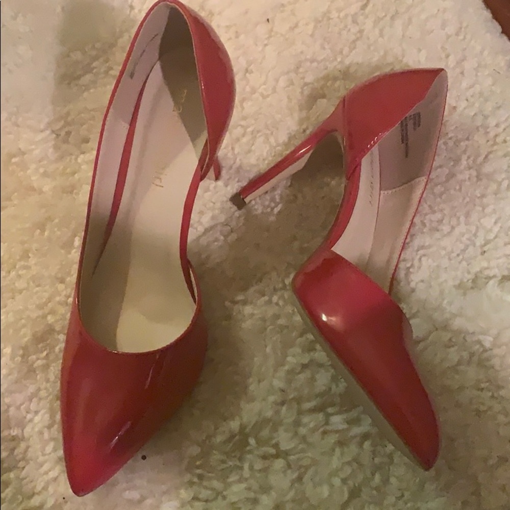 Steve Madden red pumps used